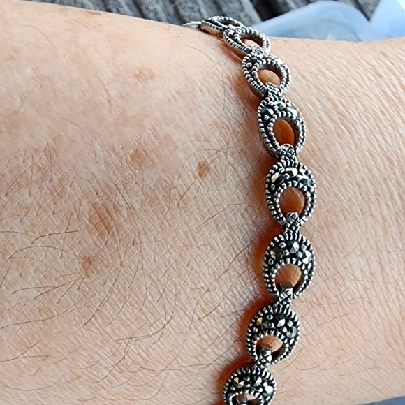 Black stones, beautiful bracelet - Picture 1 of 7